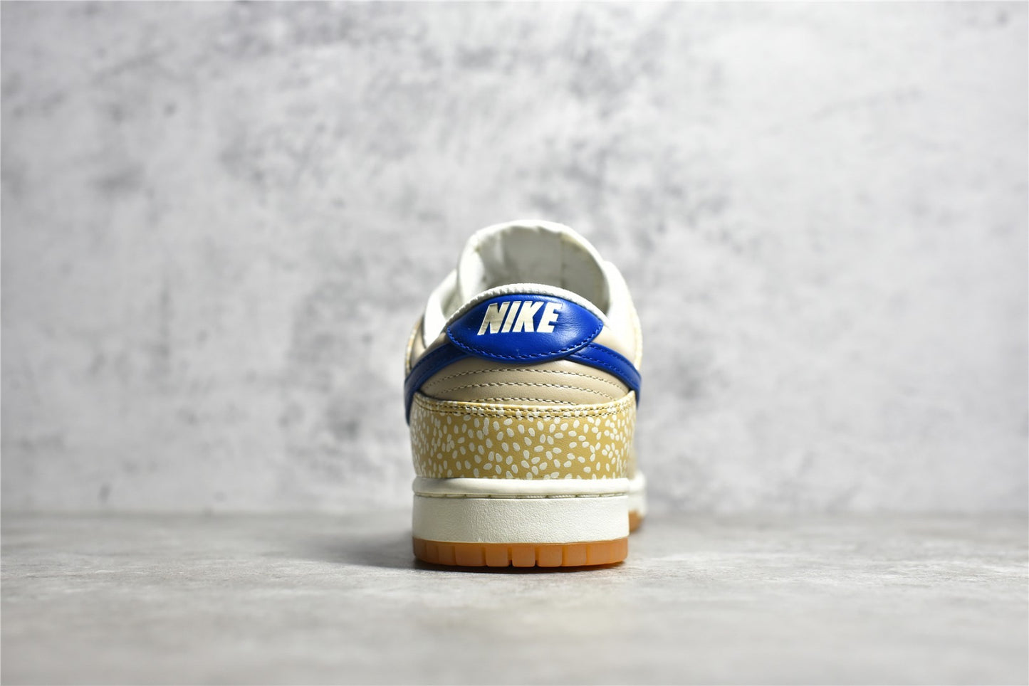 Dunk Low "Sesame"