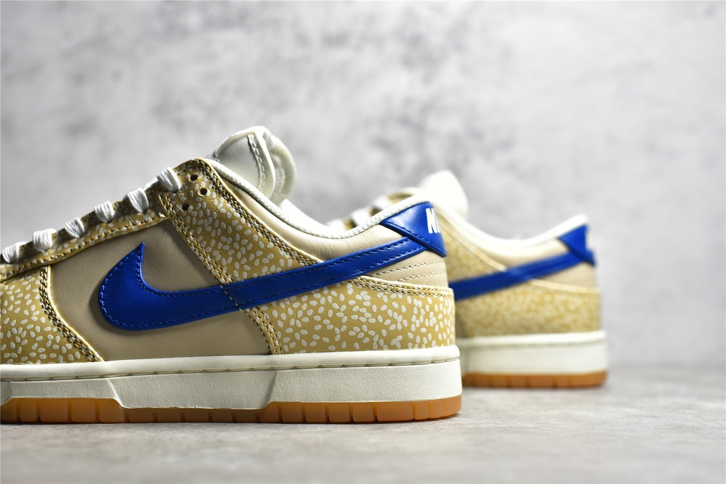 Dunk Low "Sesame"