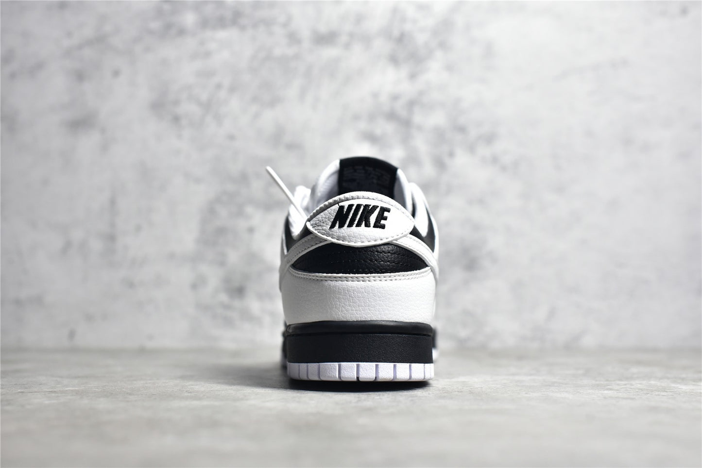 Dunk Low "Reverse Panda"