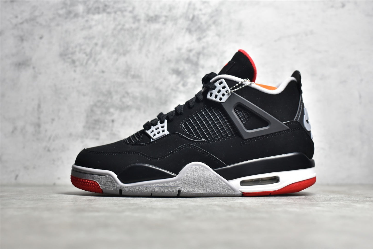 AJ4 Bred