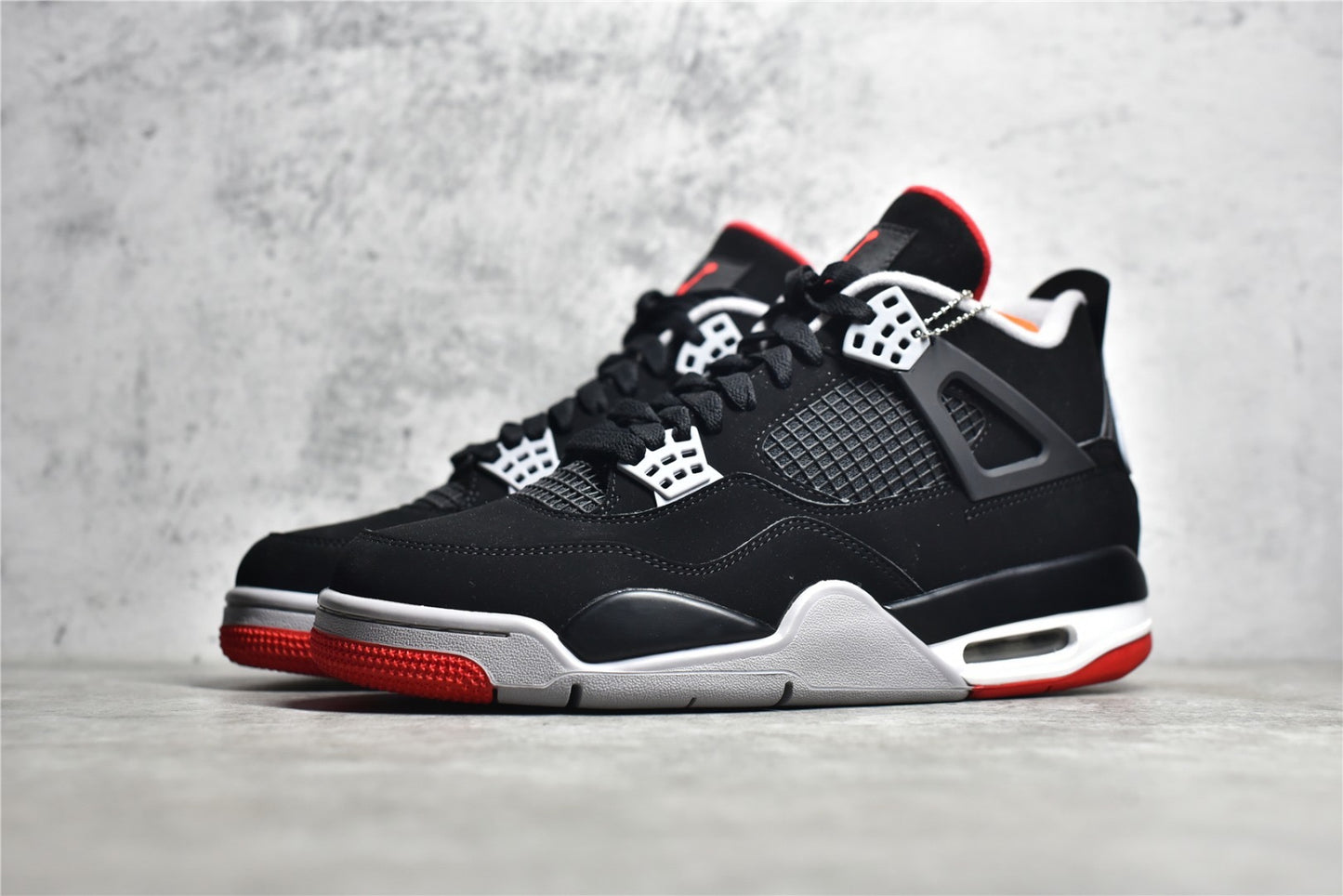 AJ4 Bred