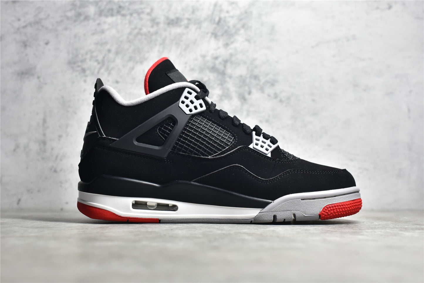 AJ4 Bred