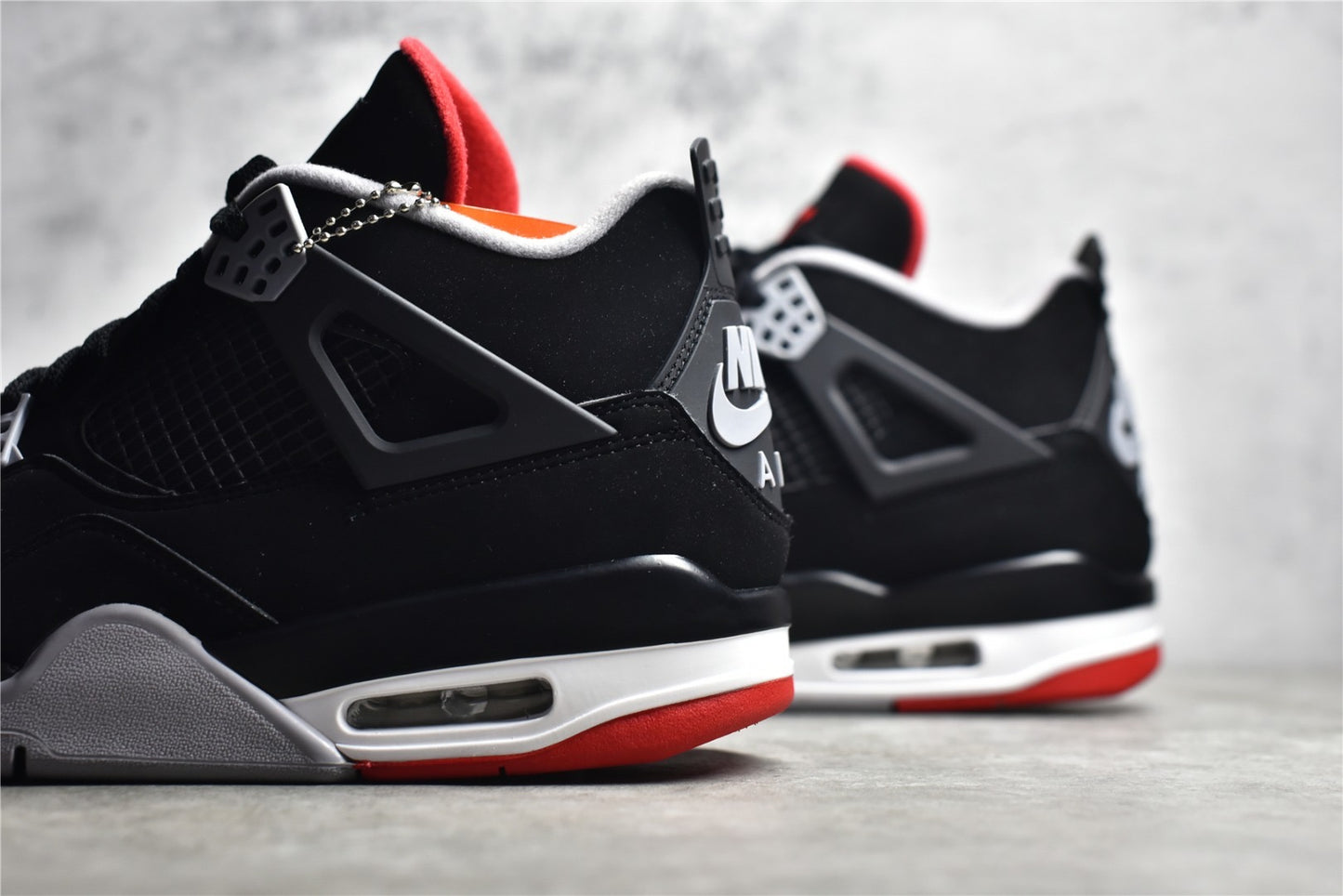 AJ4 Bred