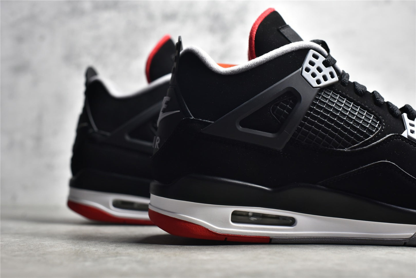 AJ4 Bred