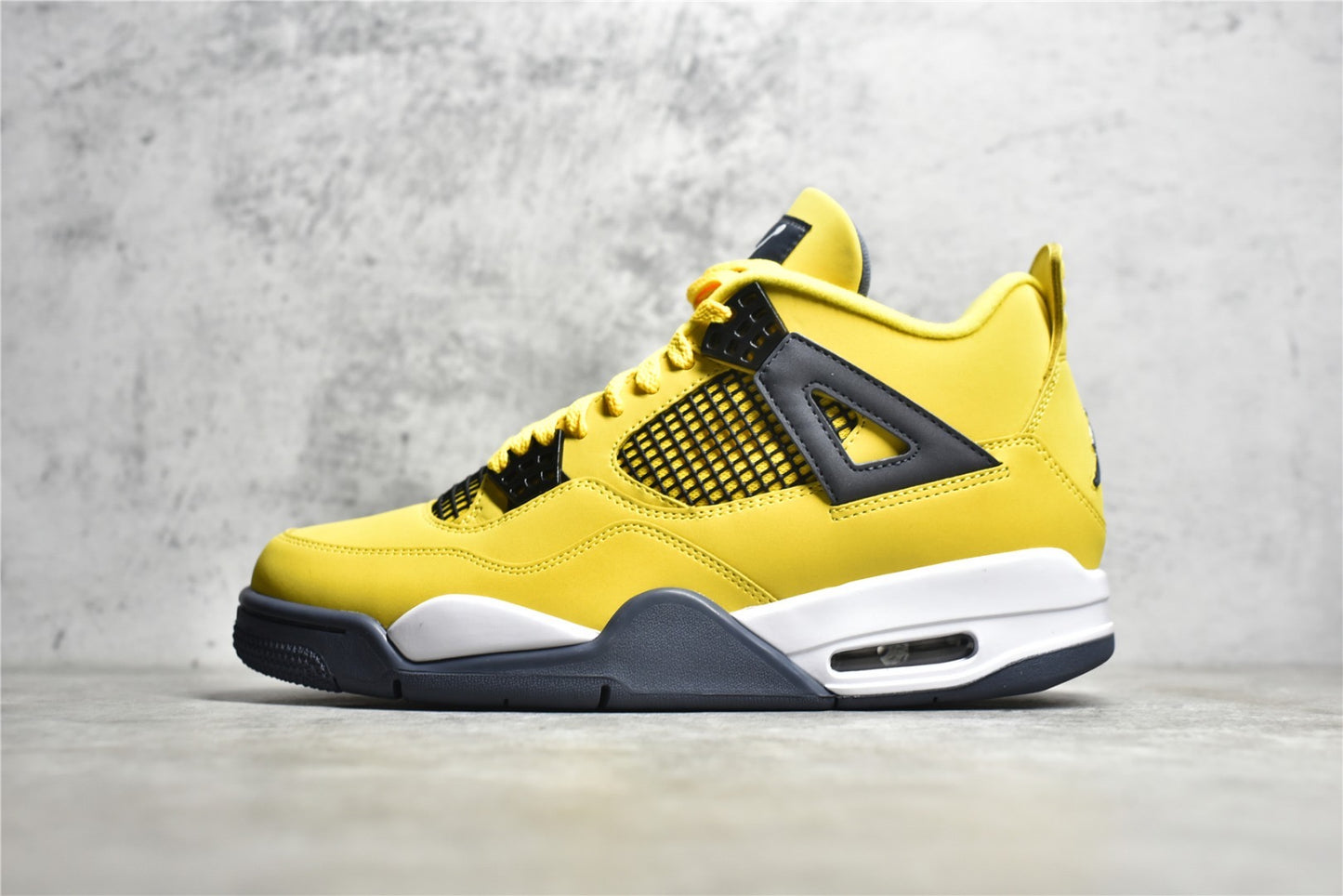 AJ4 Tour Yellow