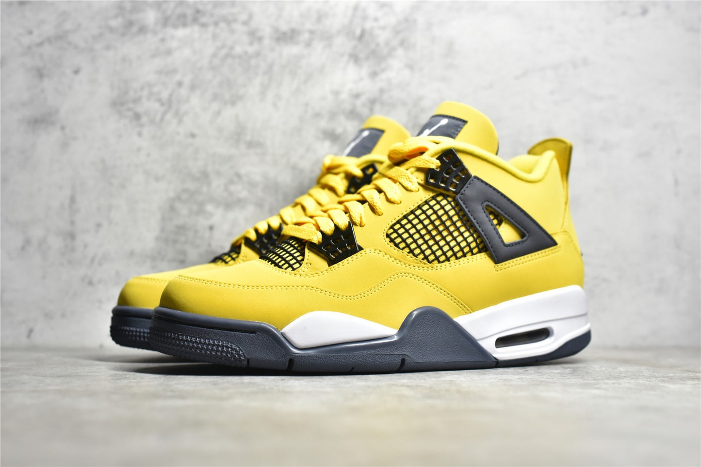 AJ4 Tour Yellow