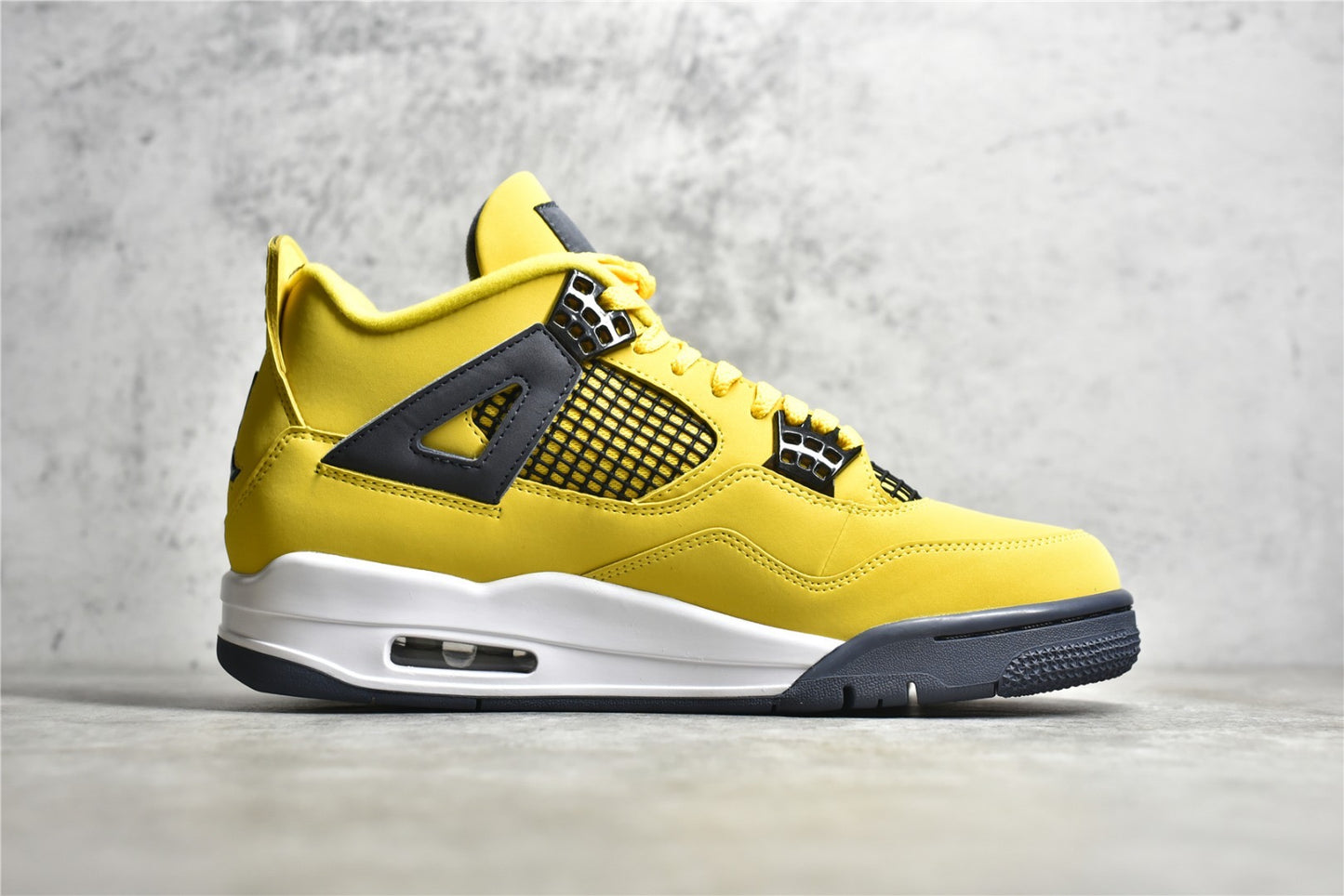 AJ4 Tour Yellow