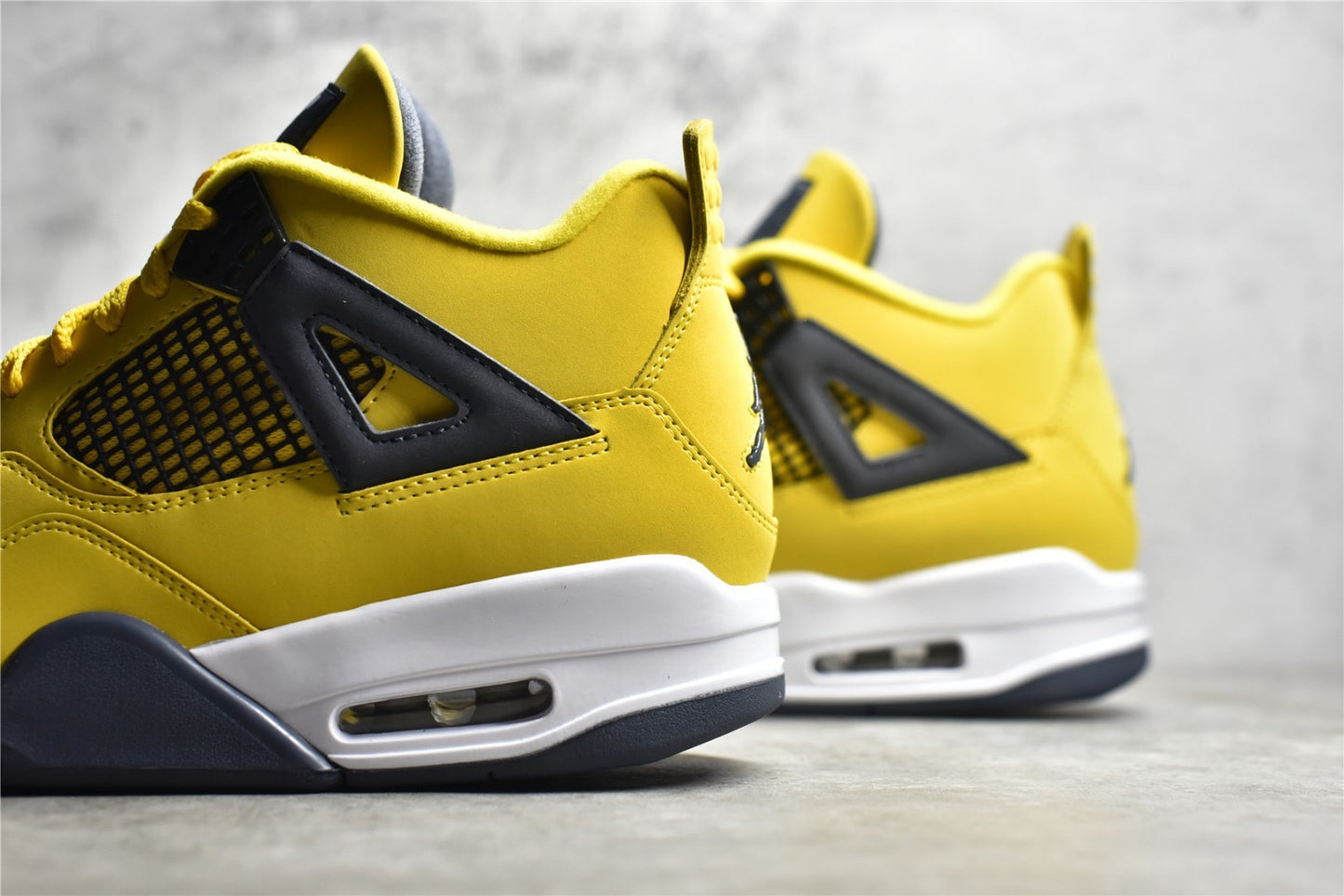 AJ4 Tour Yellow