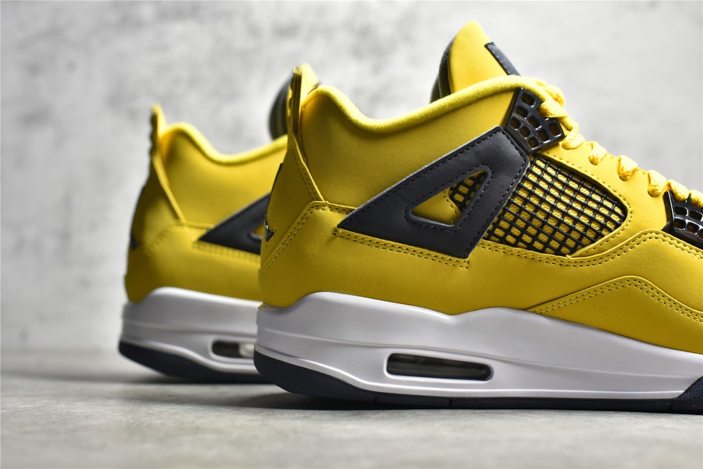 AJ4 Tour Yellow