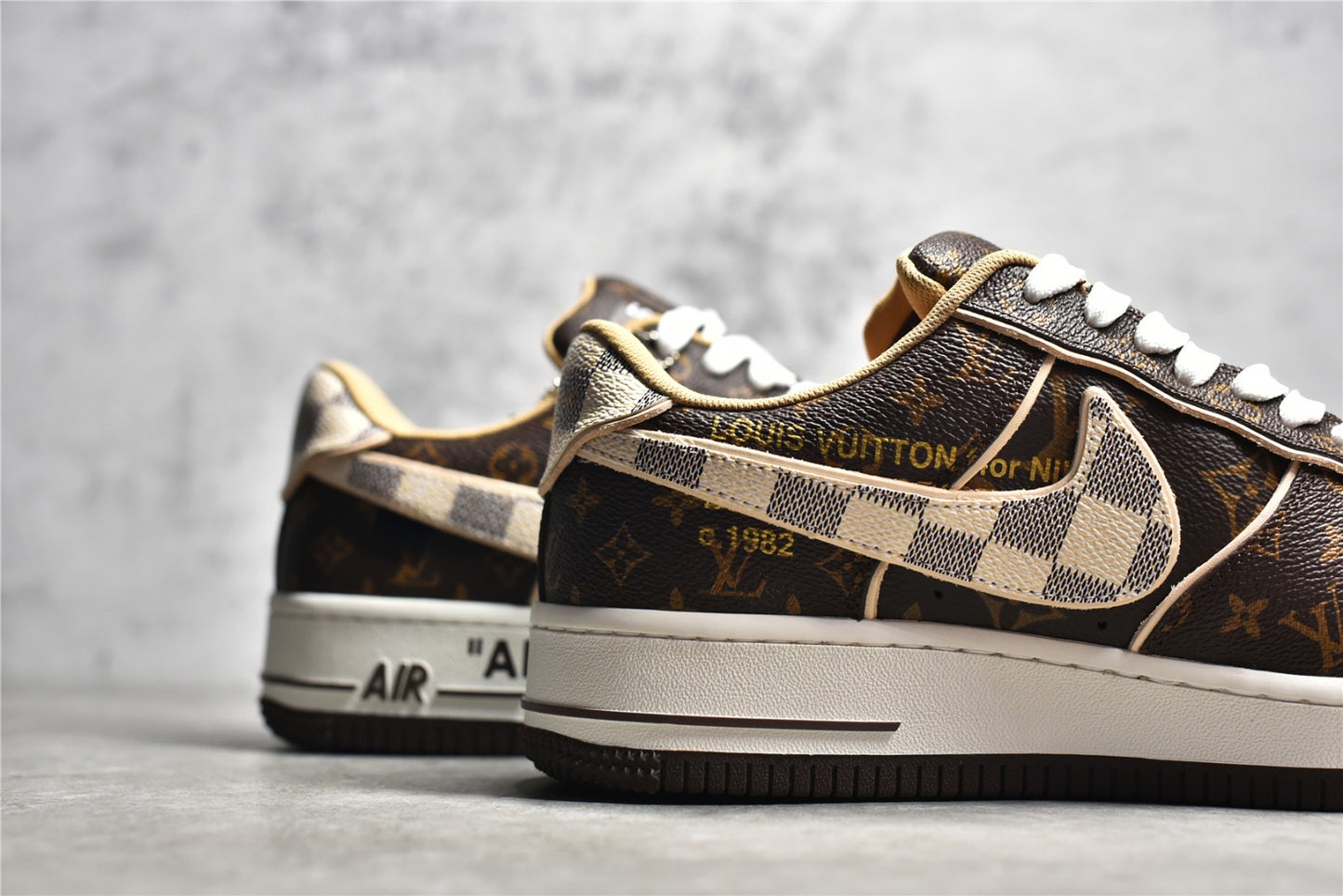 AF1 LV Monogram