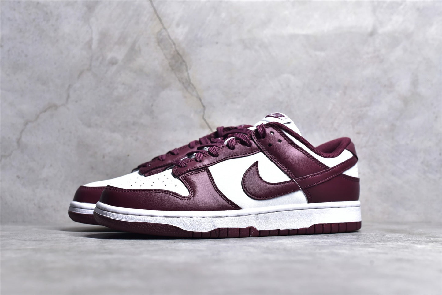 Dunk Low dark beetroot