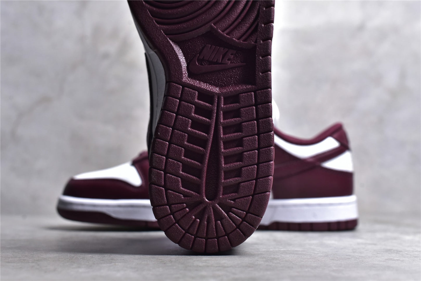 Dunk Low dark beetroot