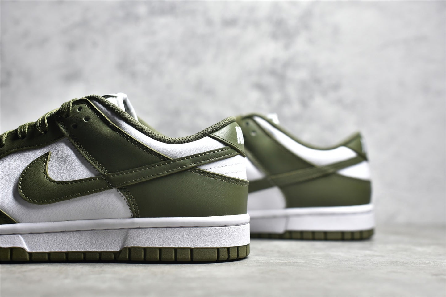 Dunk Low Medium Olive