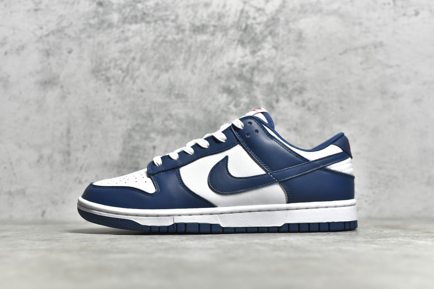 Dunk Low valerian Blue